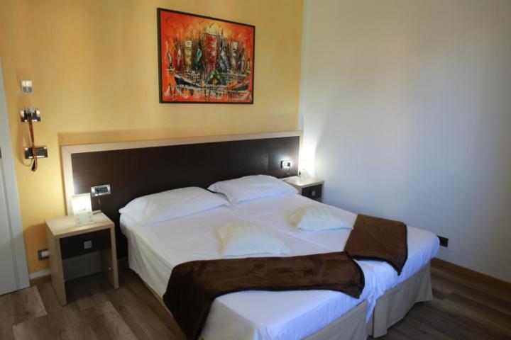 Hotel Lauro Gravedona Εξωτερικό φωτογραφία